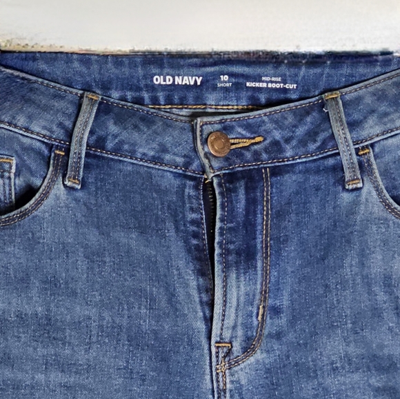 Women's Old Navy Mid-rise kicker Boot-cut  Jeans - Picture 2 of 3